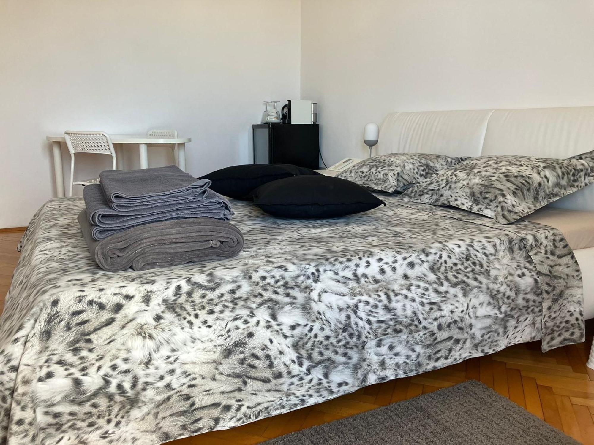 Rooms 22 - Beachfront Primosten Exterior photo
